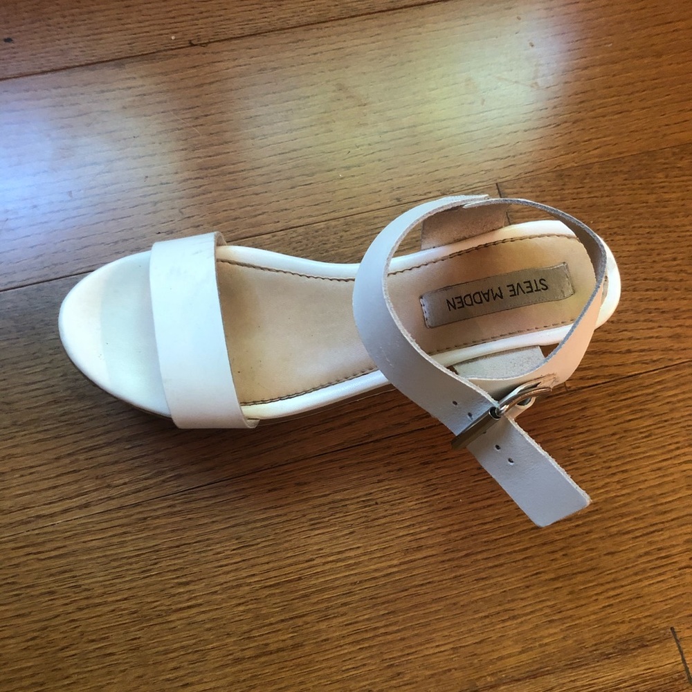 Classic Steve Madden platform sandal